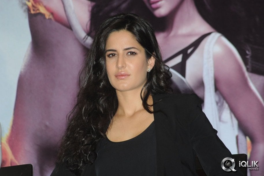 Katrina-Kaif-at-Dhoom-3-Press-Meet